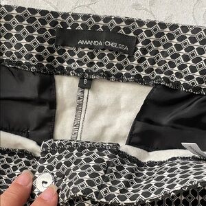 Amanda & Chelsea Monochrome Geometric Cropped Pants Sz 8